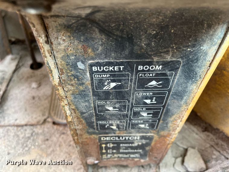 image for item DQ3991 1986 Clark 35GMC  wheel loader