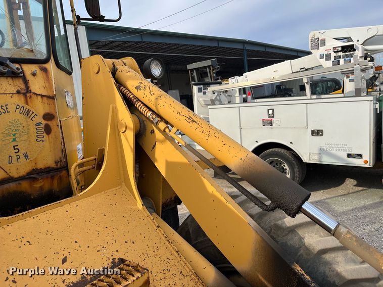 image for item DQ3991 1986 Clark 35GMC  wheel loader
