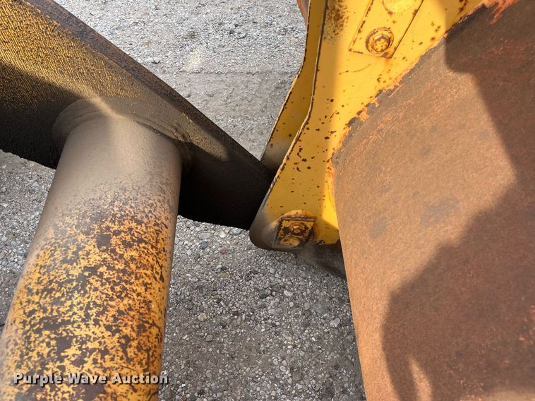 image for item DQ3991 1986 Clark 35GMC  wheel loader