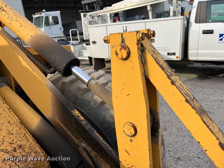 image for item DQ3991 1986 Clark 35GMC  wheel loader