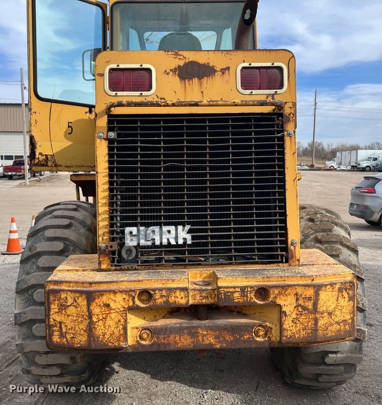 image for item DQ3991 1986 Clark 35GMC  wheel loader