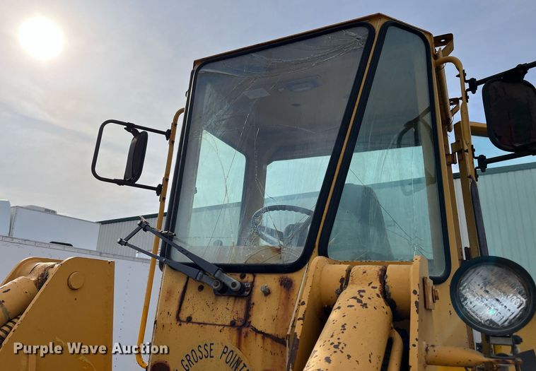 image for item DQ3991 1986 Clark 35GMC  wheel loader