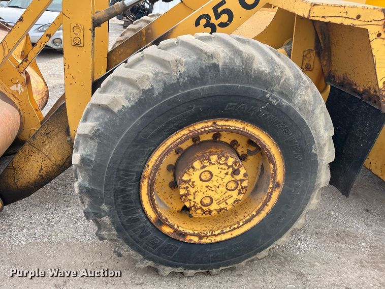 image for item DQ3991 1986 Clark 35GMC  wheel loader