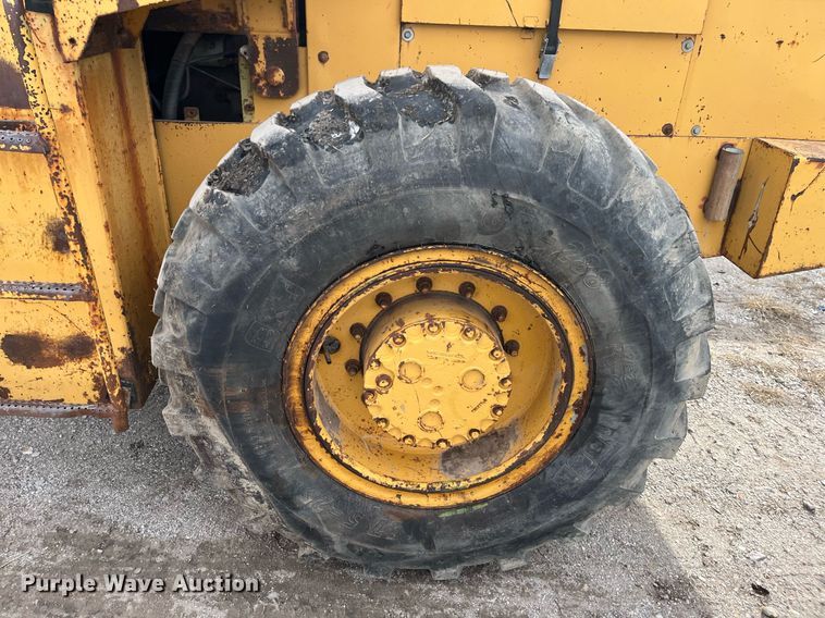 image for item DQ3991 1986 Clark 35GMC  wheel loader