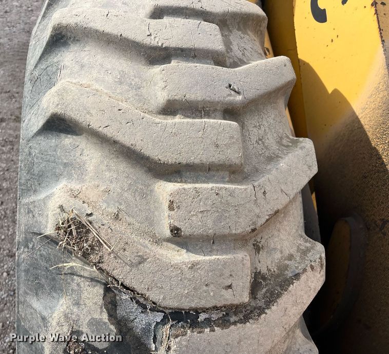 image for item DQ3991 1986 Clark 35GMC  wheel loader