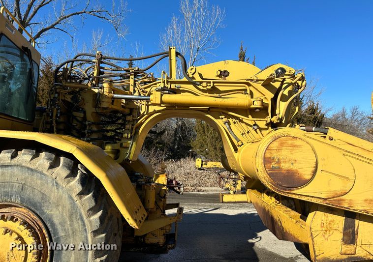 image for item DR6004 1990 Caterpillar 627E  conventional scraper