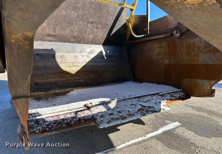 image for item DR6004 1990 Caterpillar 627E  conventional scraper