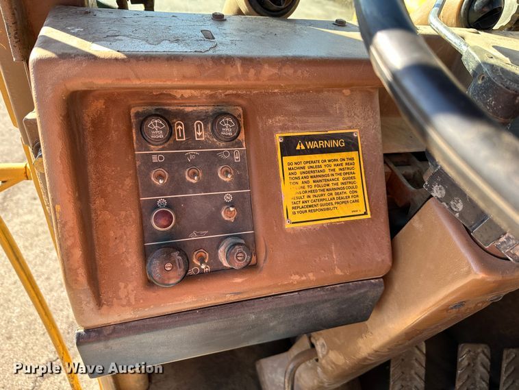 image for item DR6004 1990 Caterpillar 627E  conventional scraper