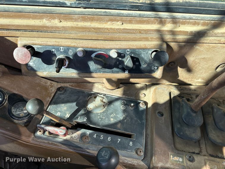 image for item DR6004 1990 Caterpillar 627E  conventional scraper