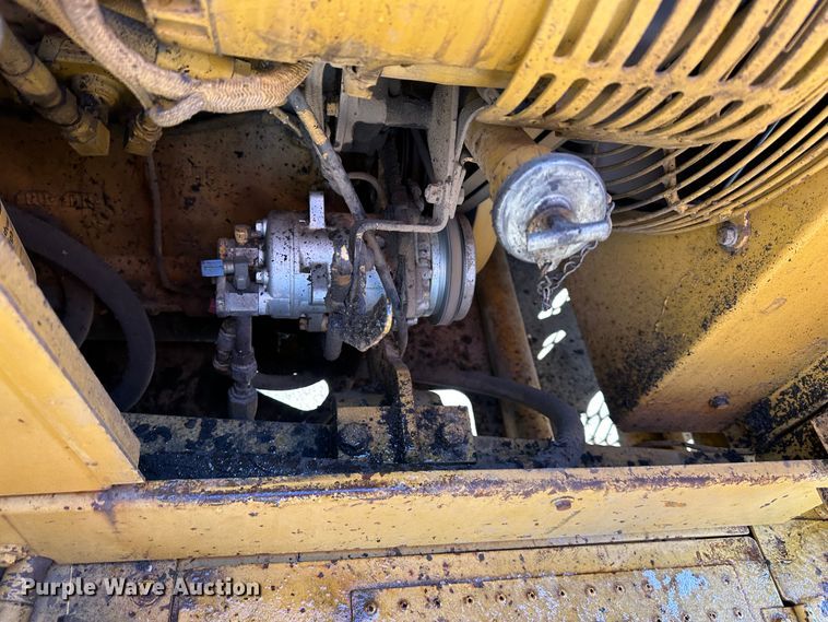 image for item DR6004 1990 Caterpillar 627E  conventional scraper