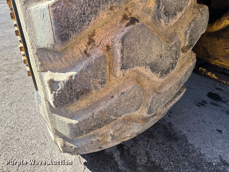 image for item DR6004 1990 Caterpillar 627E  conventional scraper