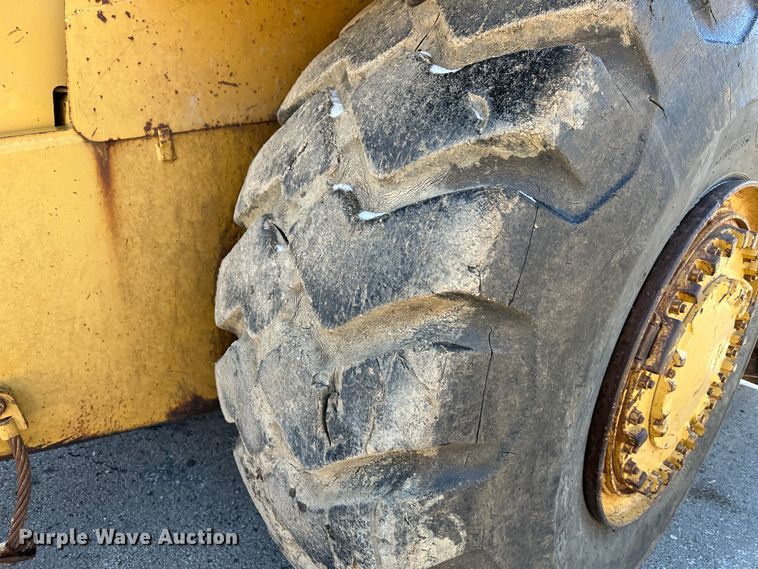 image for item DR6004 1990 Caterpillar 627E  conventional scraper