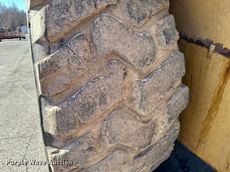 image for item DR6004 1990 Caterpillar 627E  conventional scraper