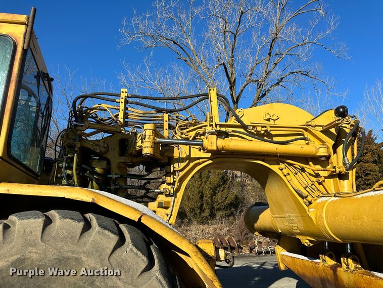 image for item DR6005 1990 Caterpillar 627E  conventional scraper