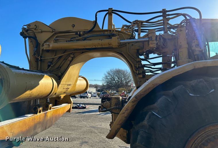 image for item DR6005 1990 Caterpillar 627E  conventional scraper