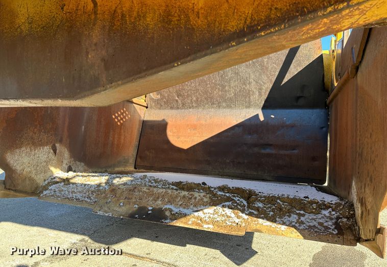 image for item DR6005 1990 Caterpillar 627E  conventional scraper