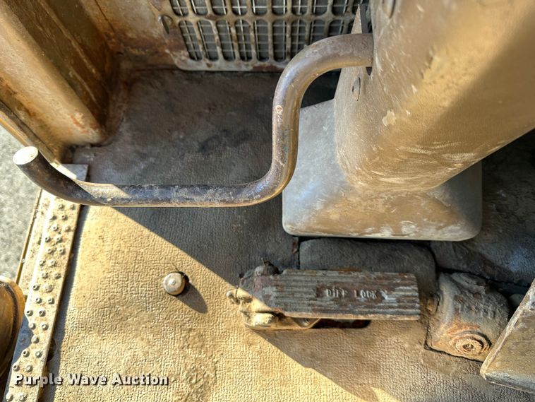 image for item DR6005 1990 Caterpillar 627E  conventional scraper