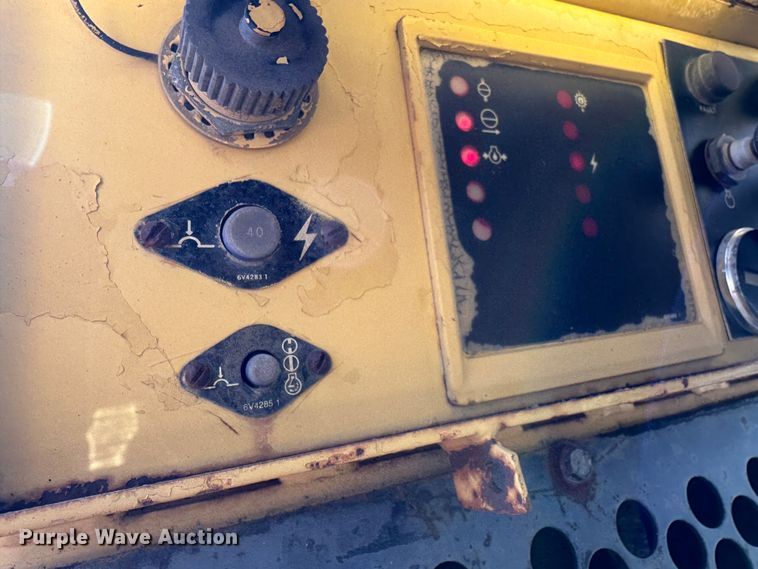 image for item DR6005 1990 Caterpillar 627E  conventional scraper