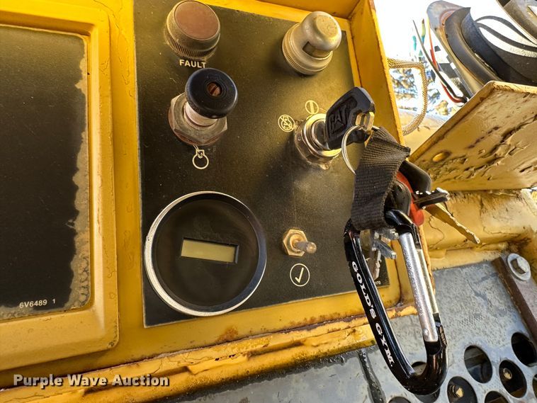 image for item DR6005 1990 Caterpillar 627E  conventional scraper