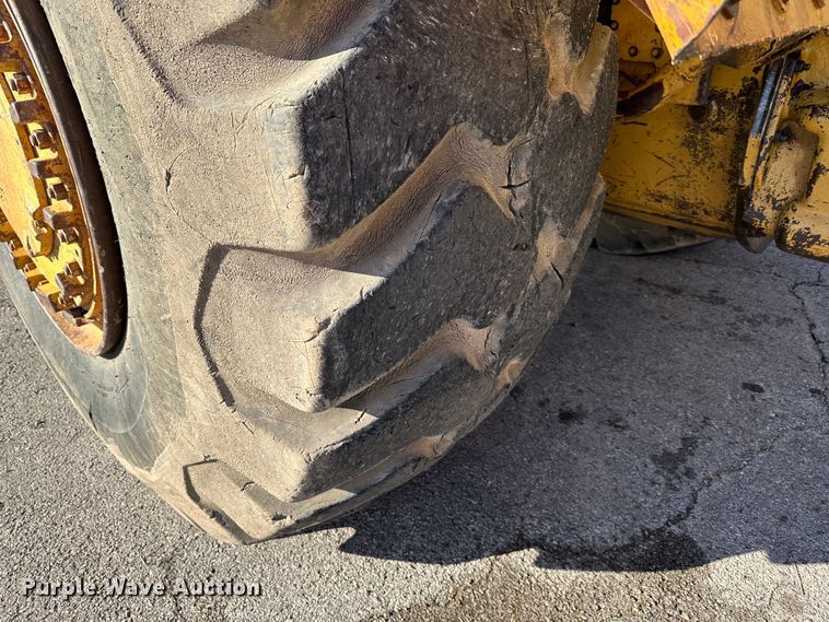 image for item DR6005 1990 Caterpillar 627E  conventional scraper