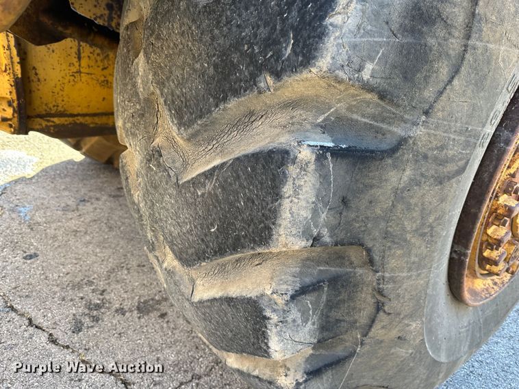 image for item DR6005 1990 Caterpillar 627E  conventional scraper