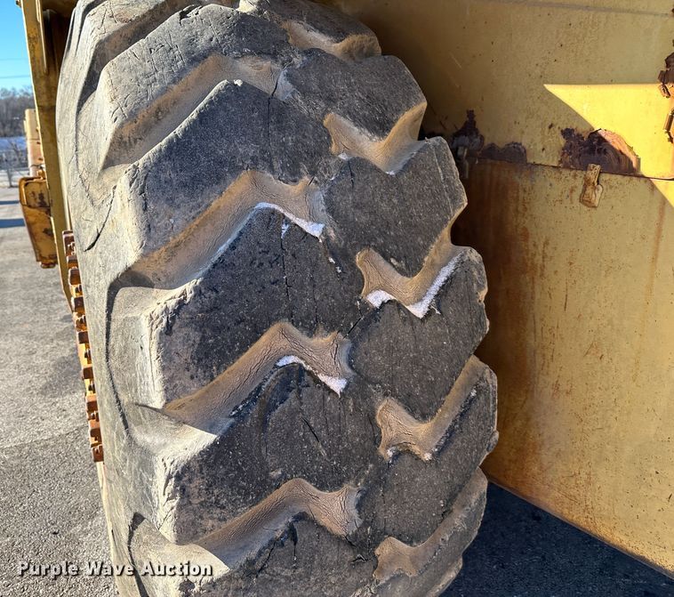 image for item DR6005 1990 Caterpillar 627E  conventional scraper