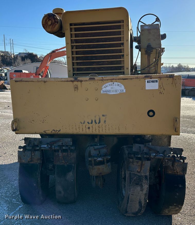 image for item DR6006 1974 Galion P3500A  pneumatic roller