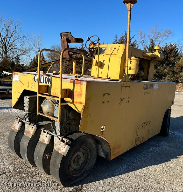 image for item DR6006 1974 Galion P3500A  pneumatic roller