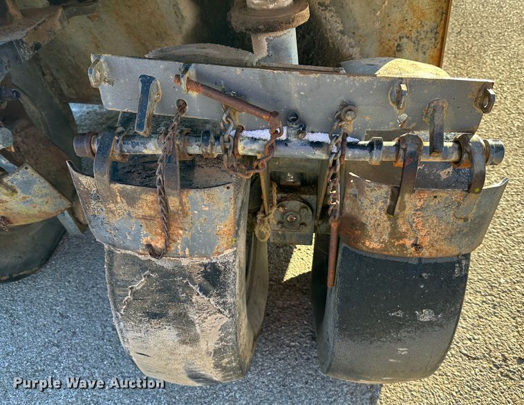 image for item DR6006 1974 Galion P3500A  pneumatic roller