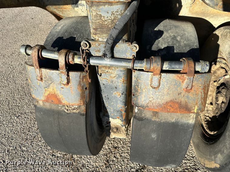 image for item DR6006 1974 Galion P3500A  pneumatic roller