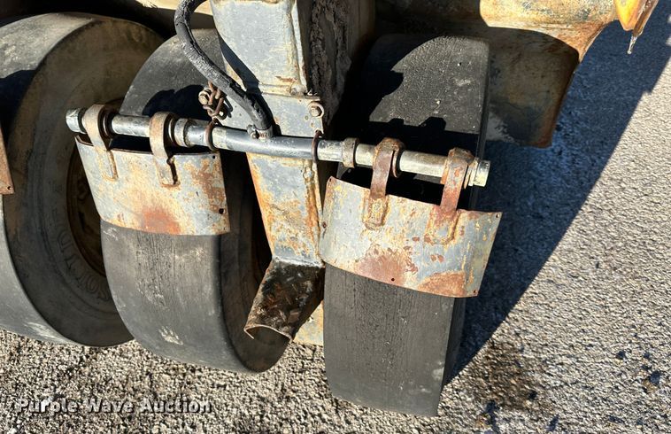 image for item DR6006 1974 Galion P3500A  pneumatic roller