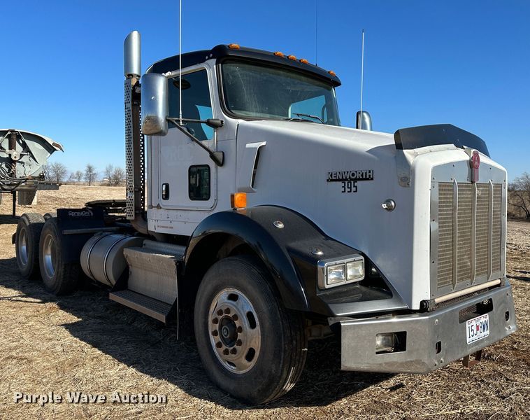 image for item DR6016 2009 Kenworth T800  semi truck