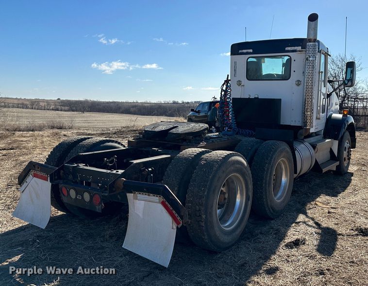 image for item DR6016 2009 Kenworth T800  semi truck