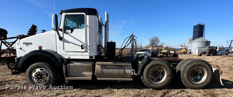 image for item DR6016 2009 Kenworth T800  semi truck