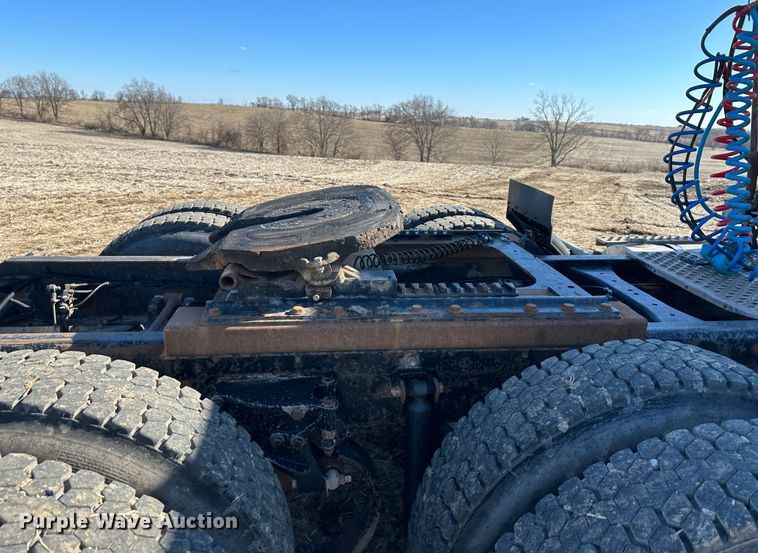 image for item DR6016 2009 Kenworth T800  semi truck