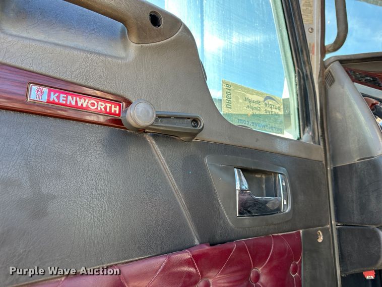 image for item DR6016 2009 Kenworth T800  semi truck