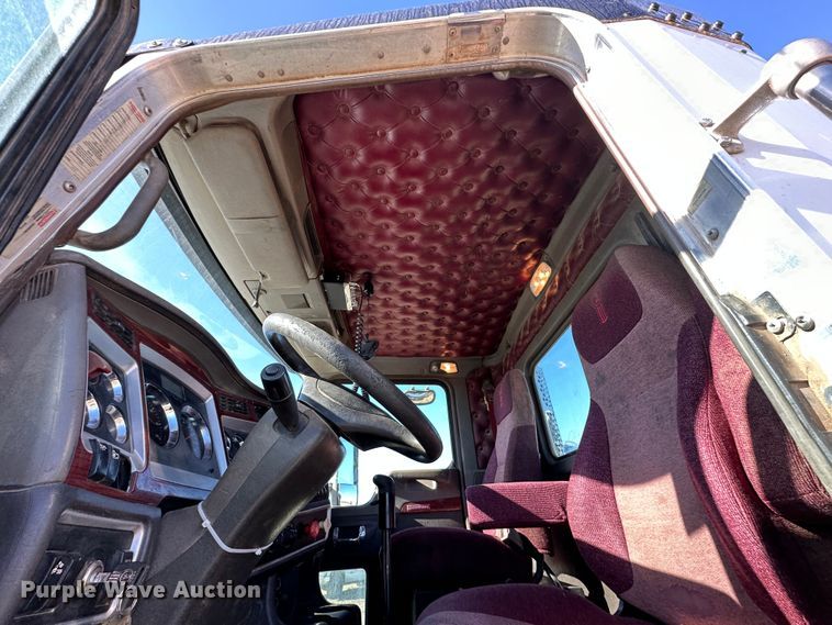 image for item DR6016 2009 Kenworth T800  semi truck