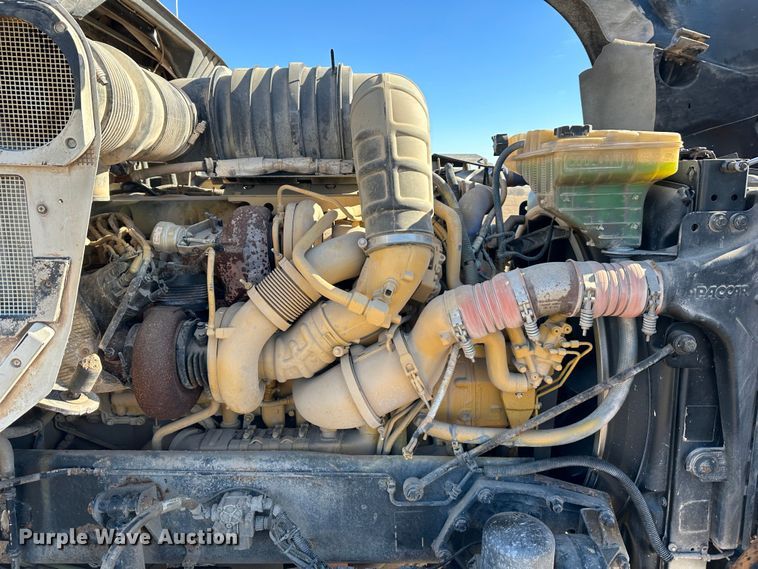 image for item DR6016 2009 Kenworth T800  semi truck