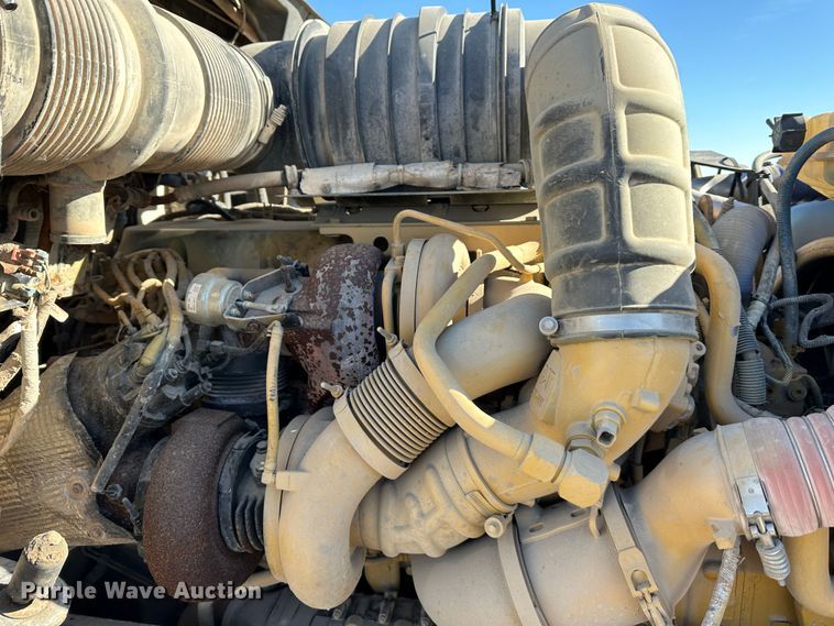 image for item DR6016 2009 Kenworth T800  semi truck