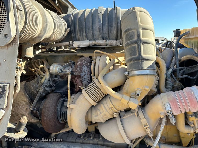 image for item DR6016 2009 Kenworth T800  semi truck