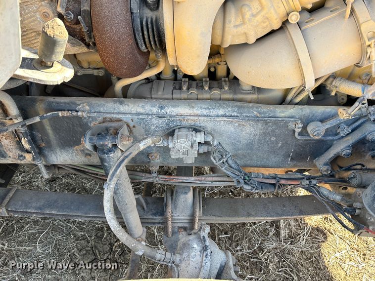 image for item DR6016 2009 Kenworth T800  semi truck