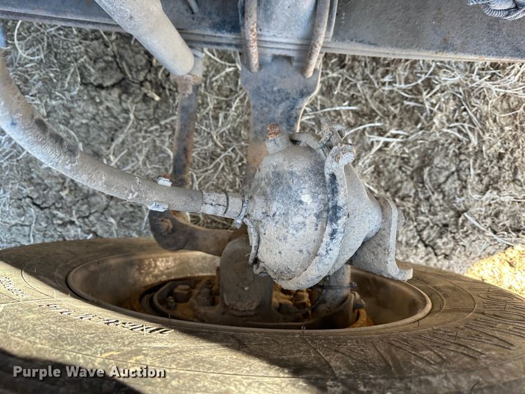 image for item DR6016 2009 Kenworth T800  semi truck