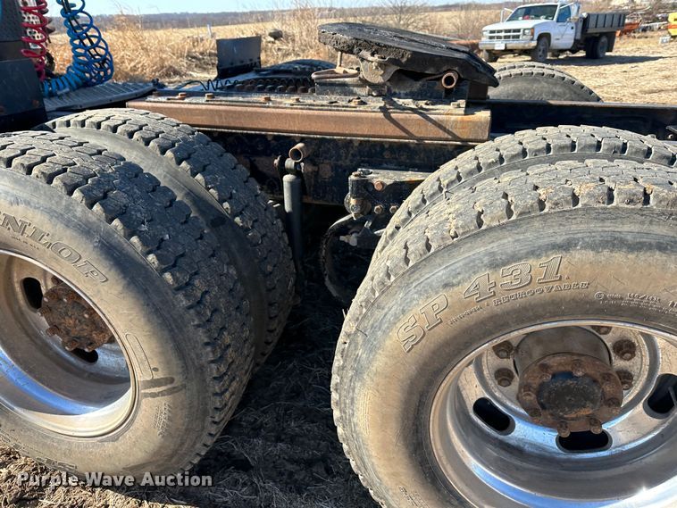 image for item DR6016 2009 Kenworth T800  semi truck