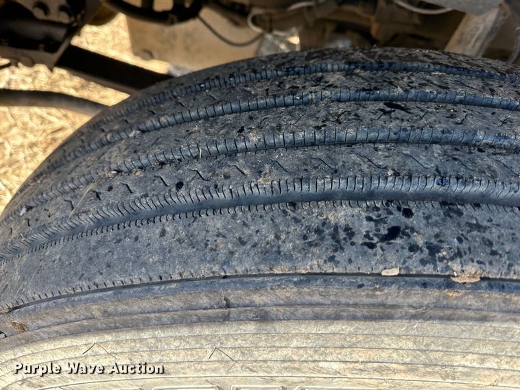 image for item DR6016 2009 Kenworth T800  semi truck