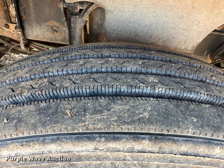 image for item DR6016 2009 Kenworth T800  semi truck