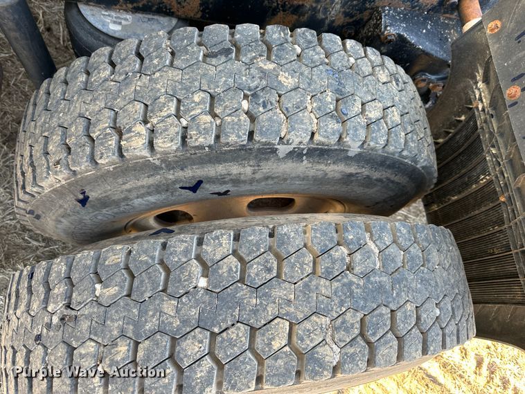 image for item DR6016 2009 Kenworth T800  semi truck