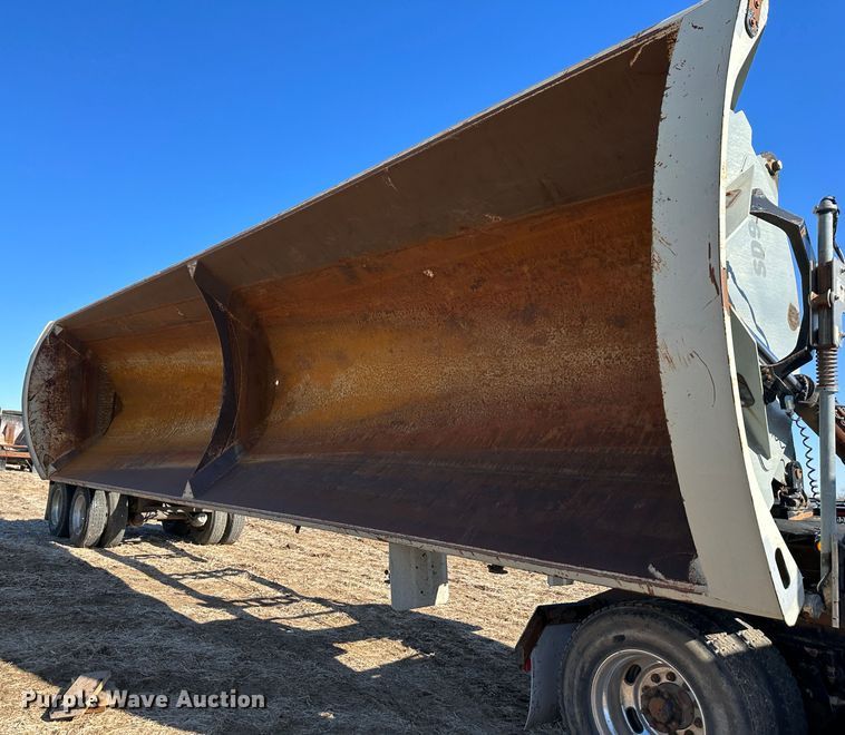 image for item DR6017 2010 Smithco S2-40-34  side dump trailer