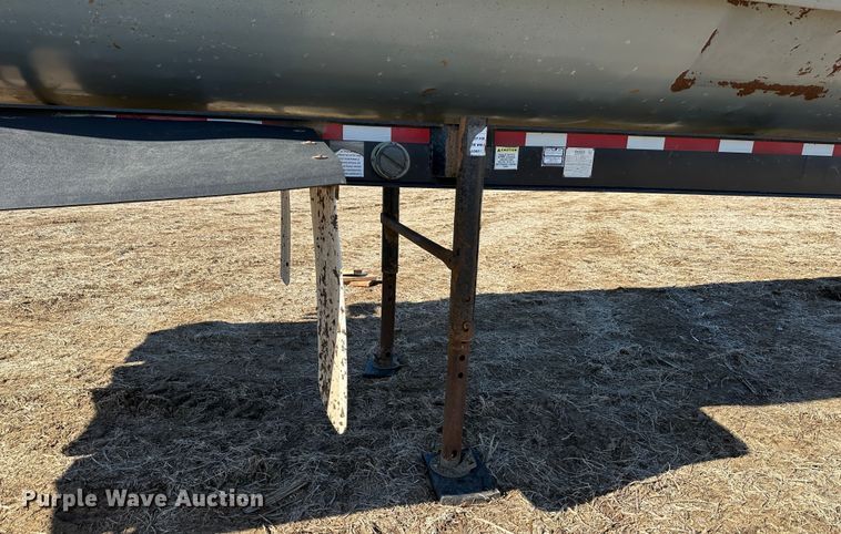 image for item DR6017 2010 Smithco S2-40-34  side dump trailer