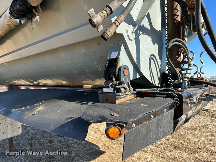 image for item DR6017 2010 Smithco S2-40-34  side dump trailer