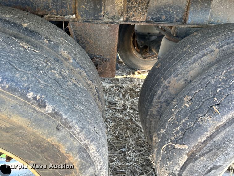 image for item DR6017 2010 Smithco S2-40-34  side dump trailer